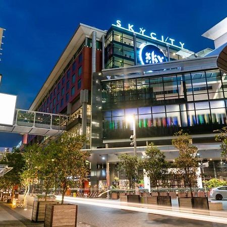 Skycity Hotel Окленд Экстерьер фото